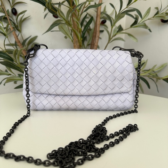 Authentic BV Nappa Intrecciato Small Chain Crossbody - Picture 2 of 13